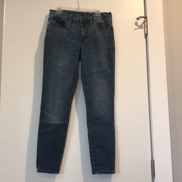 J Crew 8” Mid Rise Skinny Jean Size 27 - Picture 4 of 4